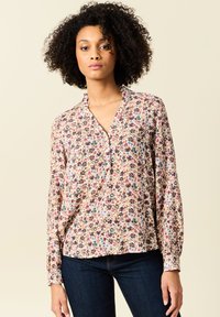 Блузка Блузка