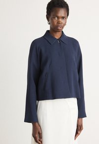 Короткая куртка Короткая куртка