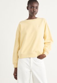 Толстовка Толстовка