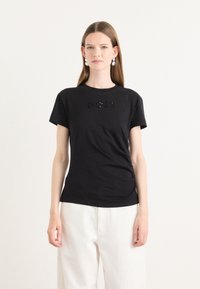 Футболка Футболка