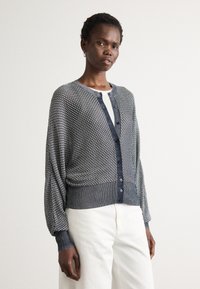 Твинсет Твинсет