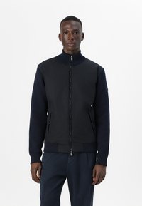 Вязаная кофта Вязаная кофта