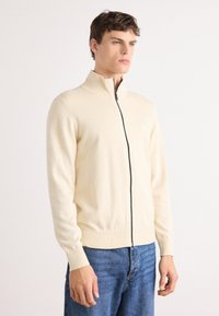 Вязаная кофта Вязаная кофта