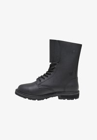 Ботинки на шнуровке Ботинки на шнуровке