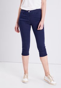 Короткие джинсы Короткие джинсы