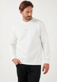 Толстовка Толстовка