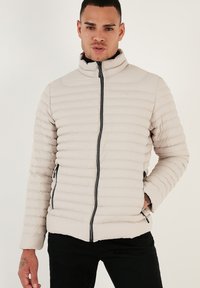 Зимняя куртка Зимняя куртка