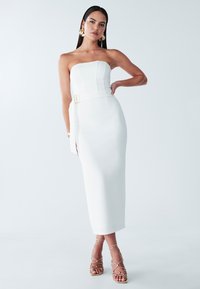 Платье футляр Платье футляр