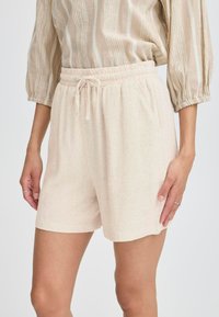 Шорты Шорты