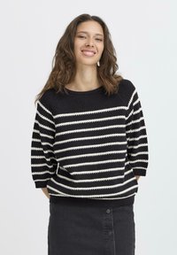 Пуловер в полоску Пуловер в полоску