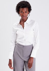 Атласная блузка Атласная блузка