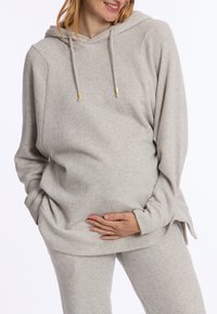 Пуловер с капюшоном Пуловер с капюшоном