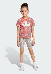 Шорты Шорты