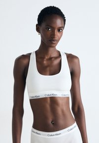 Бюстгальтер Бюстгальтер