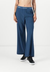 Широкие брюки Широкие брюки