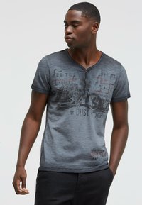 Футболка Футболка