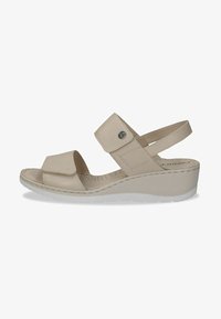 Босоножки на танкетке Босоножки на танкетке