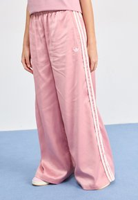 Спортивные штаны Спортивные штаны