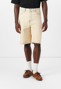 Шорты Шорты