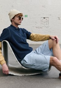 Шорты Шорты