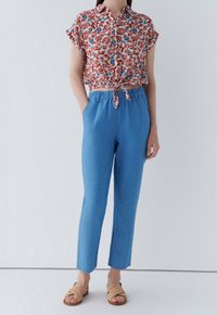 Джинсы Джинсы