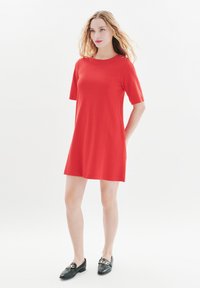 Короткое платье Короткое платье