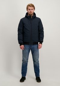 Зимняя куртка Зимняя куртка