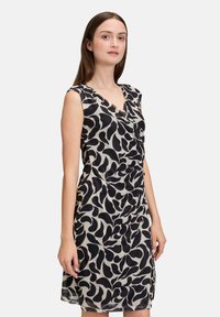 Короткое платье Короткое платье