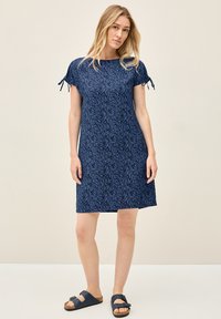 Короткое платье Короткое платье