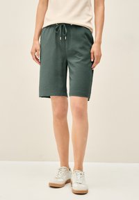 Шорты Шорты