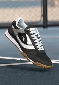 Баскетбольные кроссовки Баскетбольные кроссовки