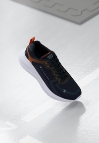 Тренировочные кроссовки Тренировочные кроссовки