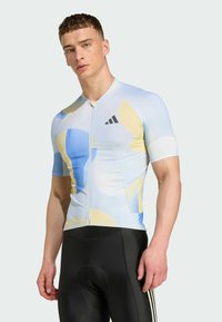 Спортивная форма Спортивная форма