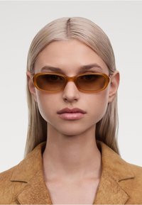 Солнечные очки Солнечные очки