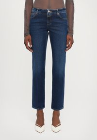 Джинсы Джинсы