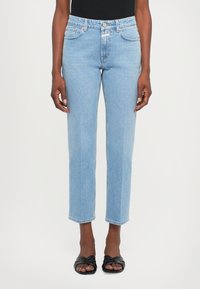 Короткие джинсы Короткие джинсы