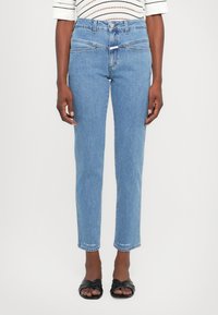 Прямые джинсы Прямые джинсы