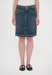 Джинсовая юбка Джинсовая юбка