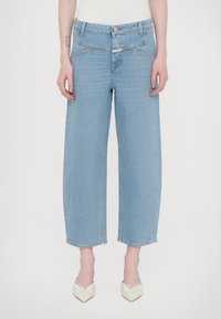 Джинсы бойфренда Джинсы бойфренда