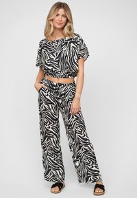 Блузка Блузка