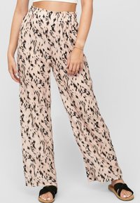 Широкие брюки Широкие брюки