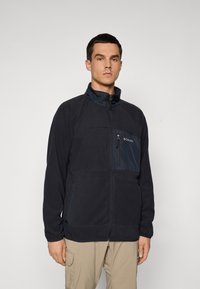 Флисовая куртка Флисовая куртка