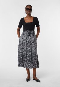 Летнее платье Летнее платье