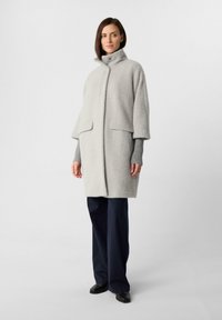 Короткое пальто Короткое пальто