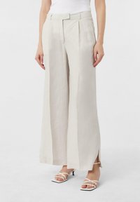 Широкие брюки Широкие брюки