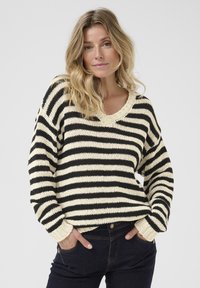 Пуловер в полоску Пуловер в полоску