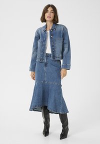 Джинсовая куртка Джинсовая куртка