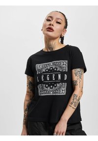 Футболка Футболка