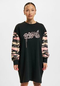 Платье Платье