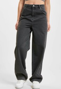 Свободные джинсы Свободные джинсы